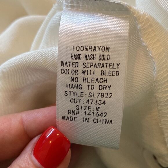 She + Sky White Button Down Blouse Size Small - Picture 6 of 6